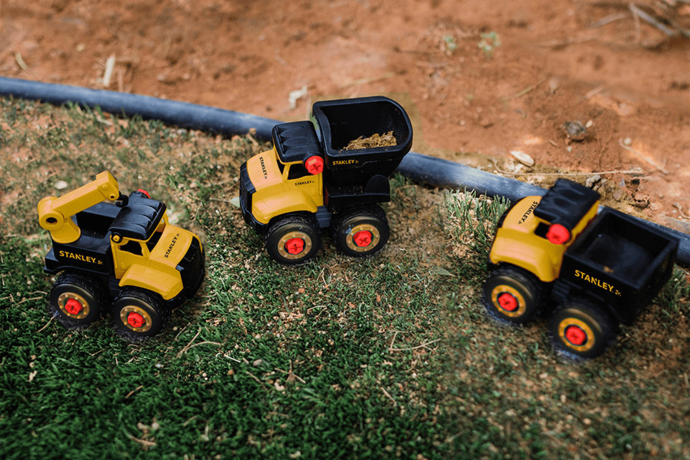 K.I.D. Toys Inc. Stanley Junior: Take Apart Truck Set