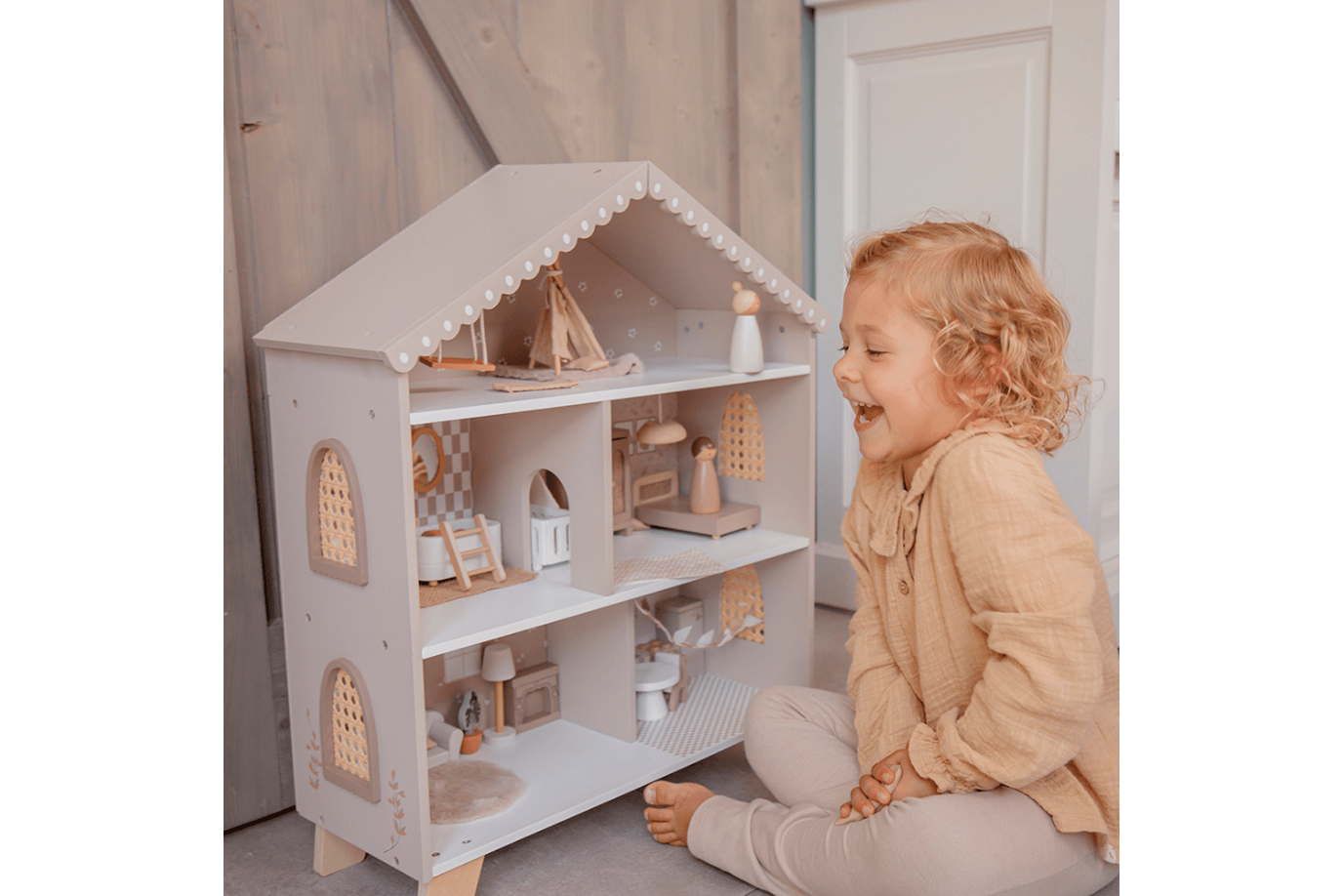 Wooden Doll House - Nougat