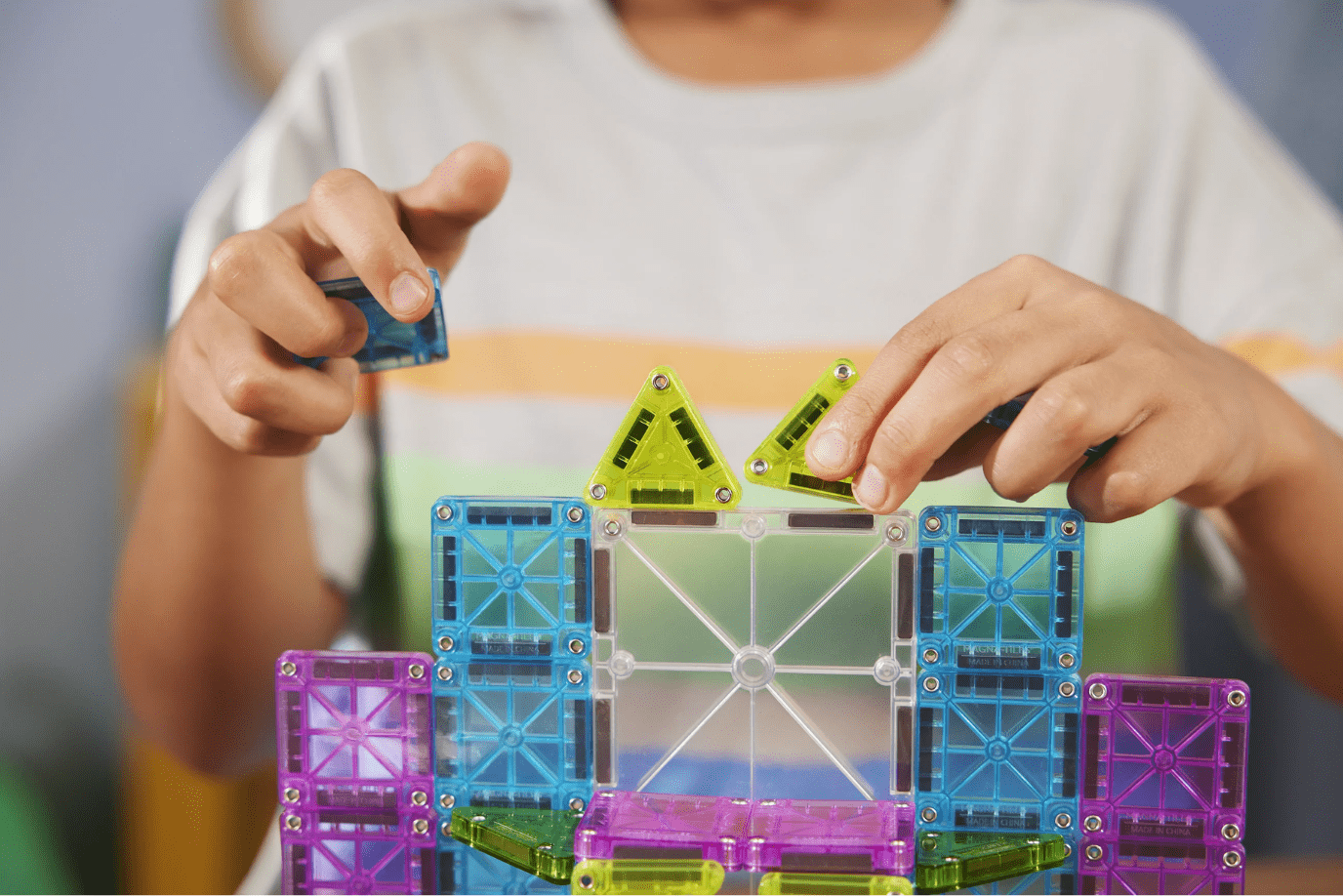 MAGNA-TILES® microMAGS 55 Piece DeluxeTravel Set