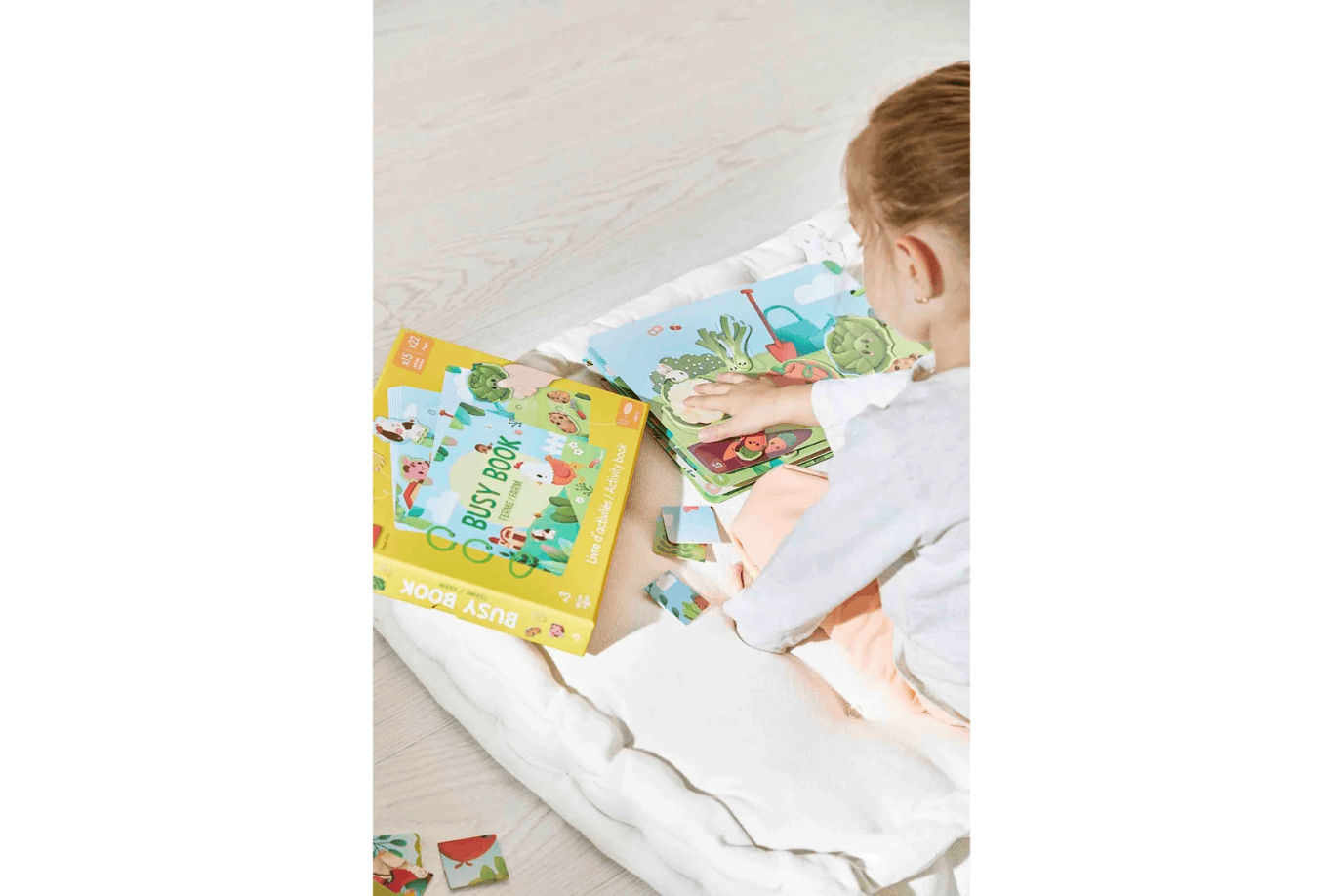 Janod Farm Busy Book