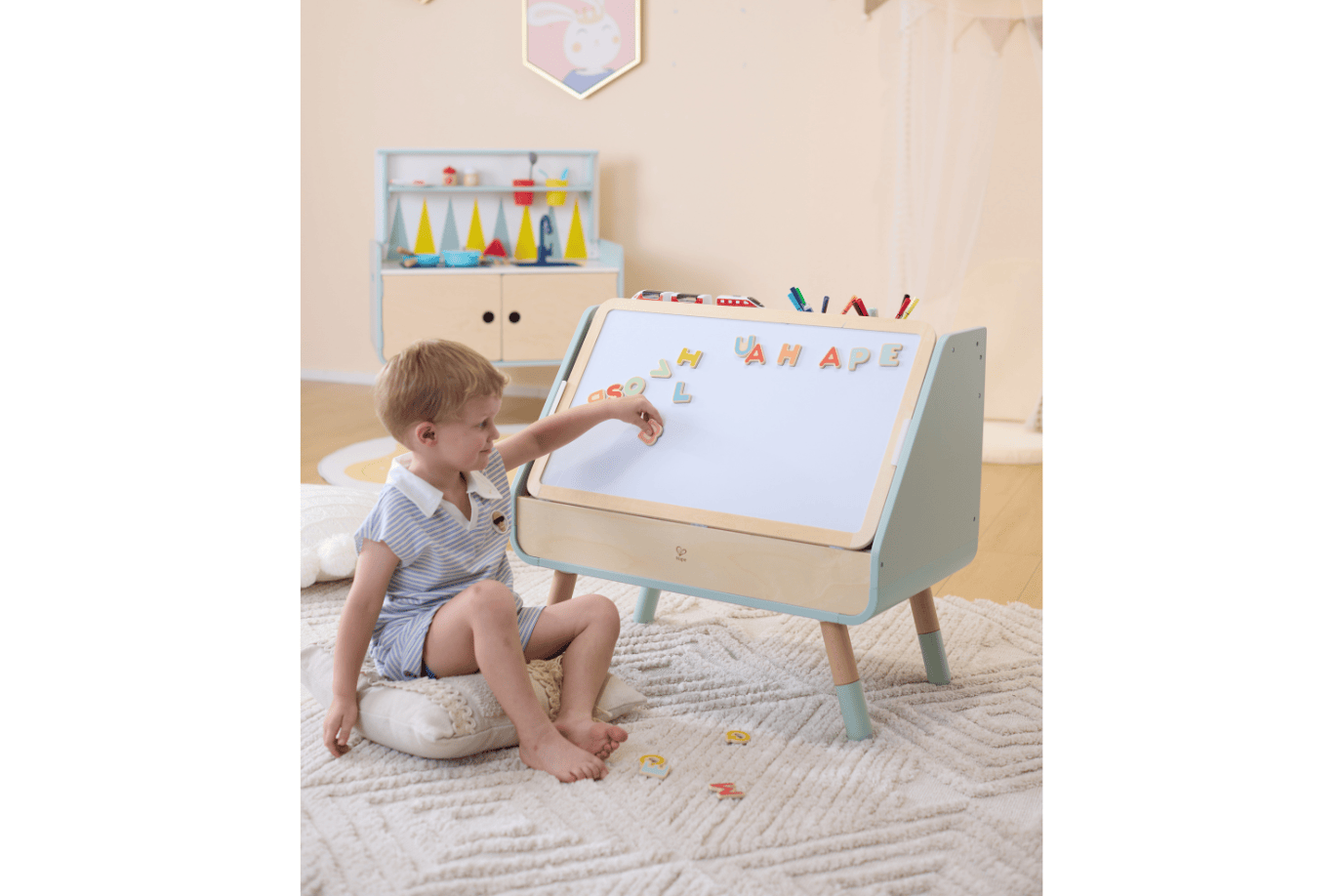 Playwell Hape Read & Draw Sling Bookshelf