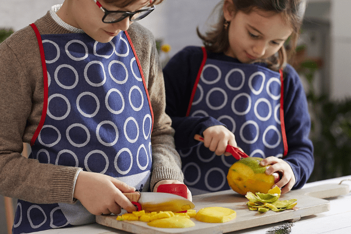 Le Petit Chef Children's Knife + Finger Guard