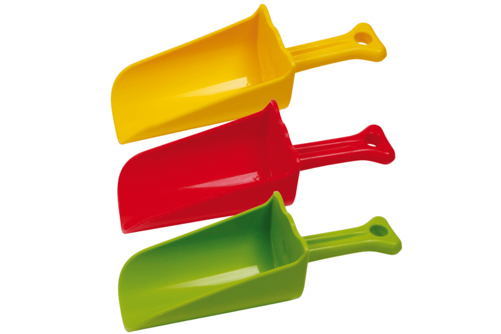 Sand Shovel by Beleduc, Sand toys for toddlers, sand toys for kids, durable sand toys, the best sand toys, sand toys for 18 month olds, lightweight sand toys, best beach toys.