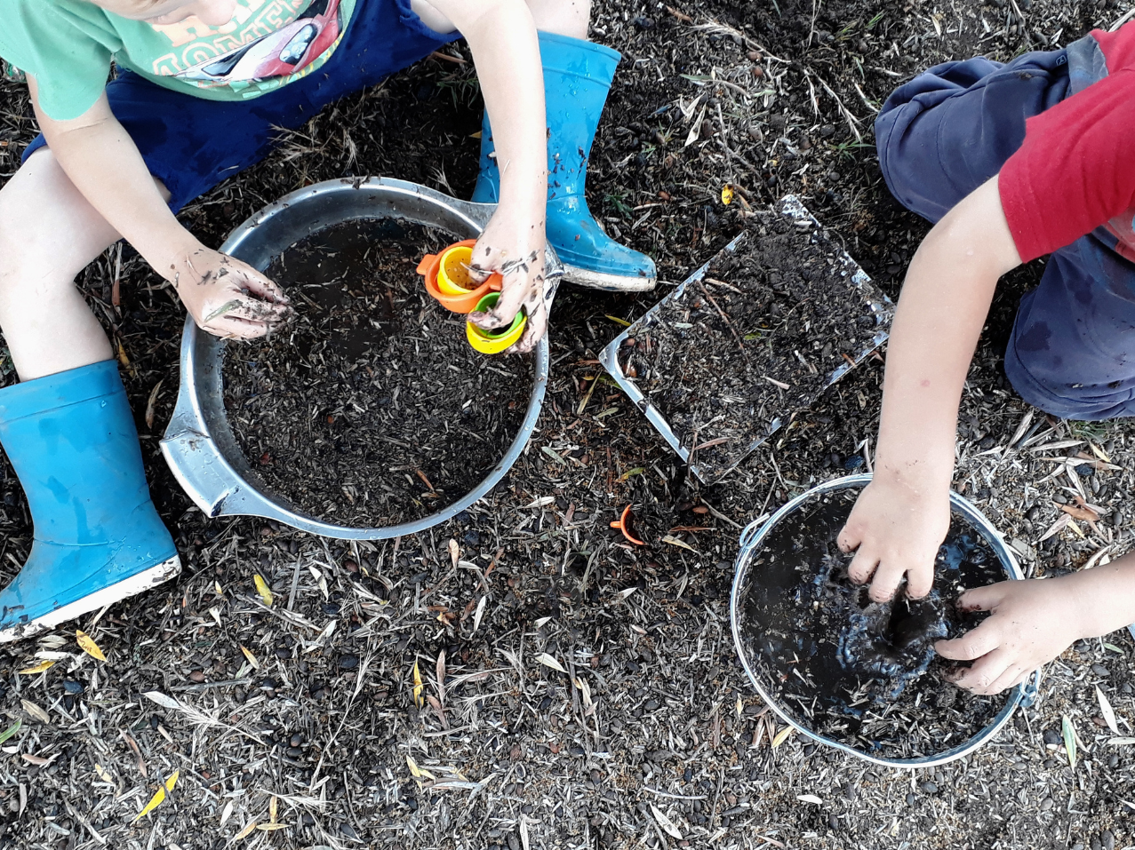 How To Set Up A Simple Mud Kitchen At Home