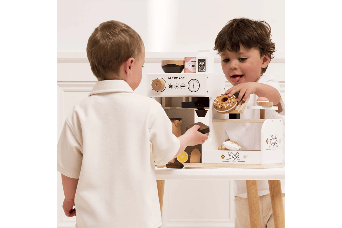 Fire the Imagination Le Toy Van Tabletop Barista Café Shop