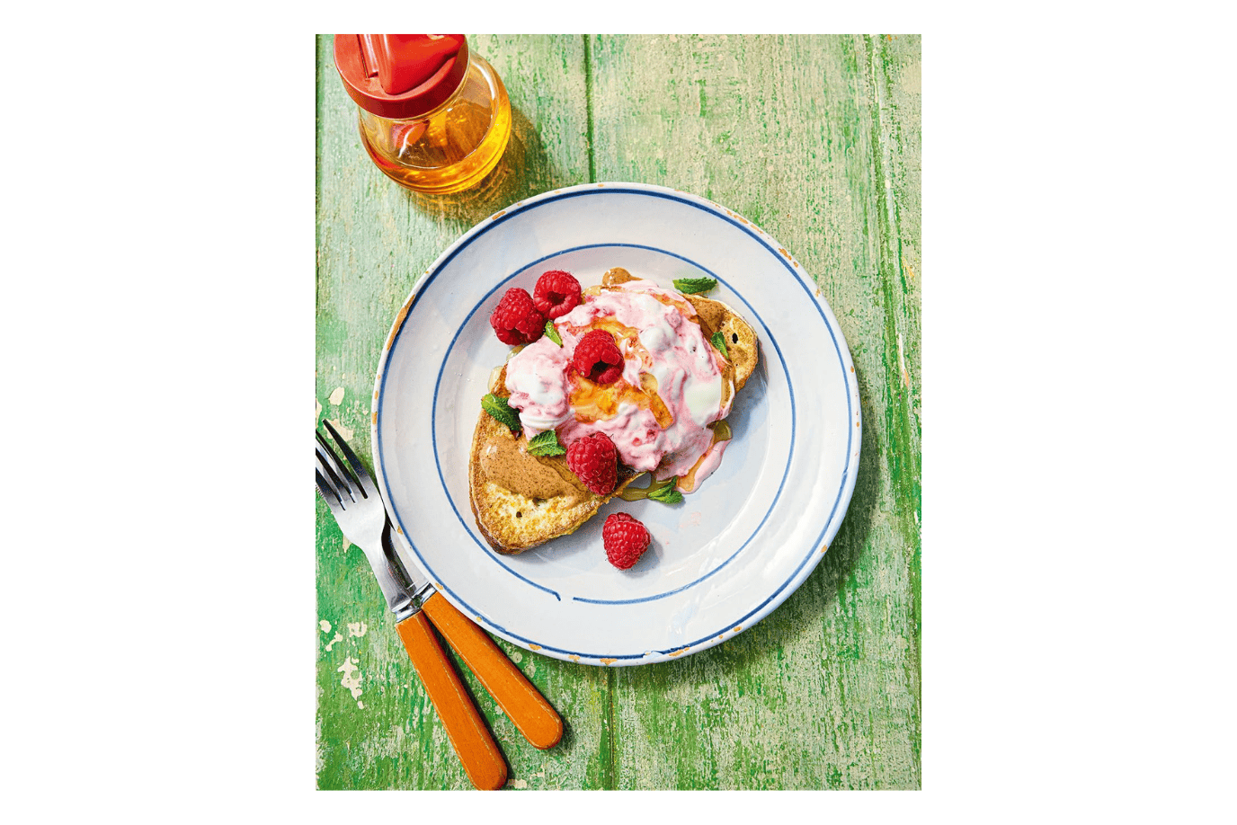 Raincoast Books Book Let's Cook: Fun, Easy Recipes for Kids by Buddy Oliver [HARDCOVER]