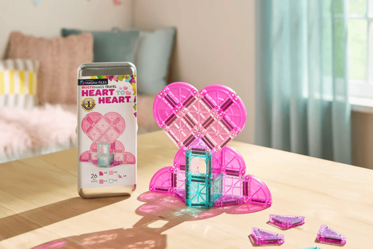 Valtech Magna Tiles MAGNA-TILES® microMAGS Heart to Heart 26 Piece Travel Set