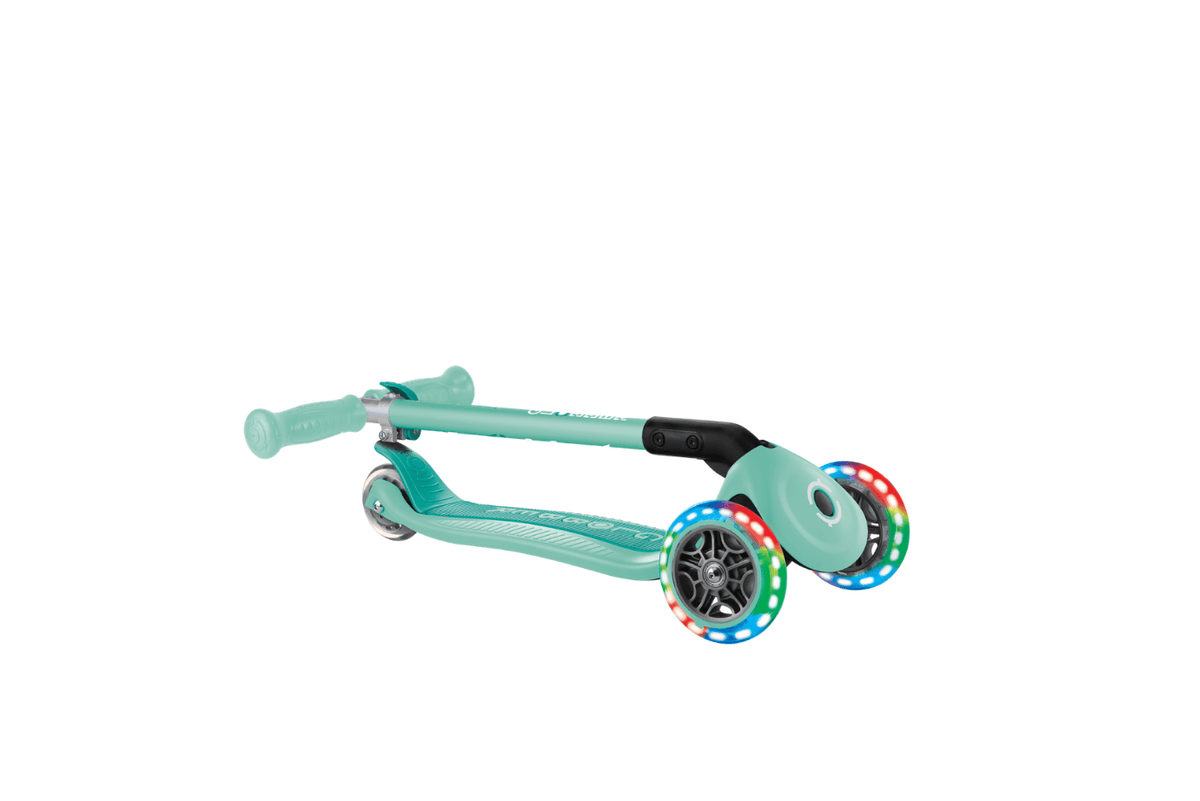 Incredible Novelties Globber Primo Foldable Scooter with Lights