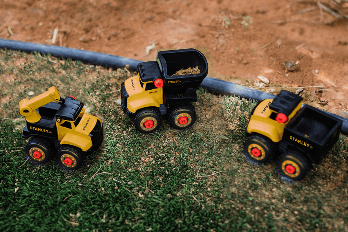 K.I.D. Toys Inc. Stanley Junior: Take Apart Truck Set