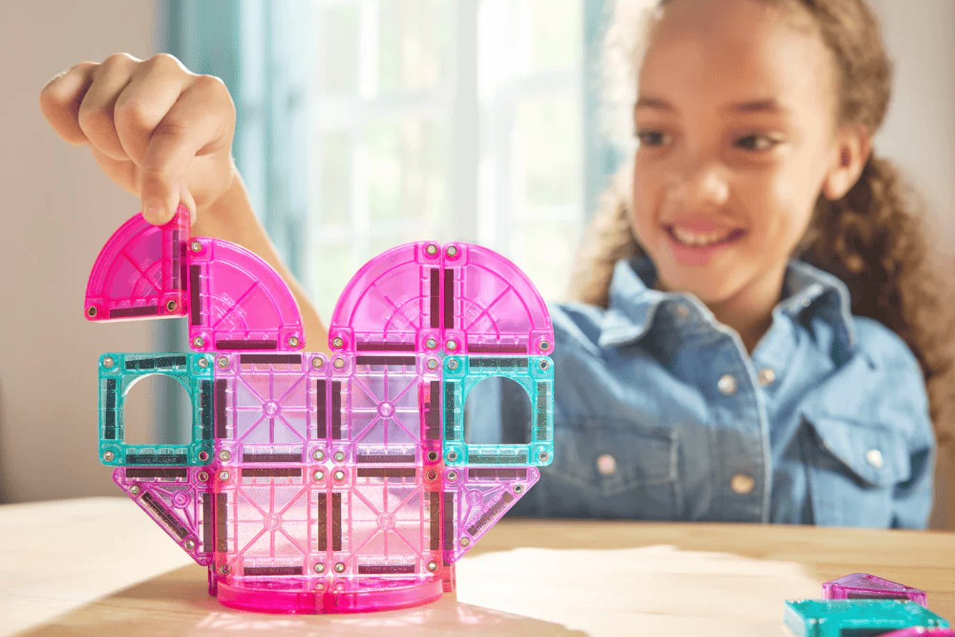 Valtech Magna Tiles MAGNA-TILES® microMAGS Heart to Heart 26 Piece Travel Set