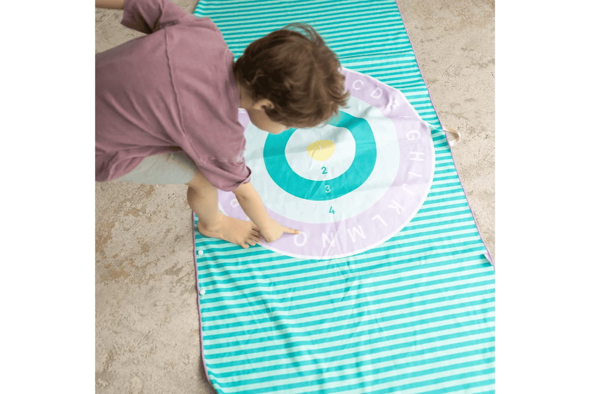 Fire the Imagination Quut Medium Microfiber Play Towel