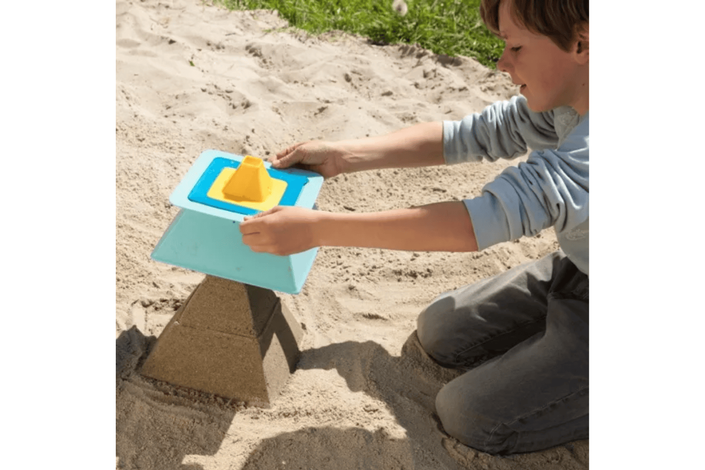 Pierre Belvediere Quut Nesting Sand Toy