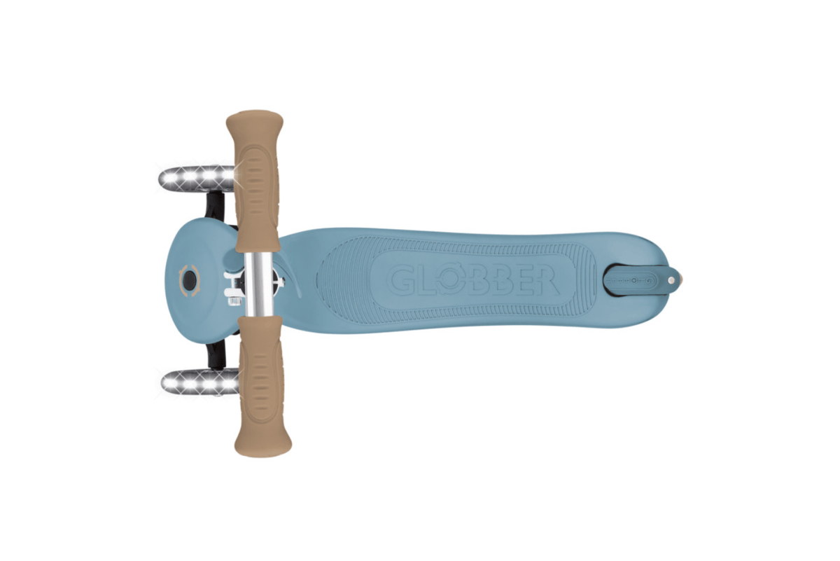 Incredible Novelties Globber Signature Scooter with Lights
