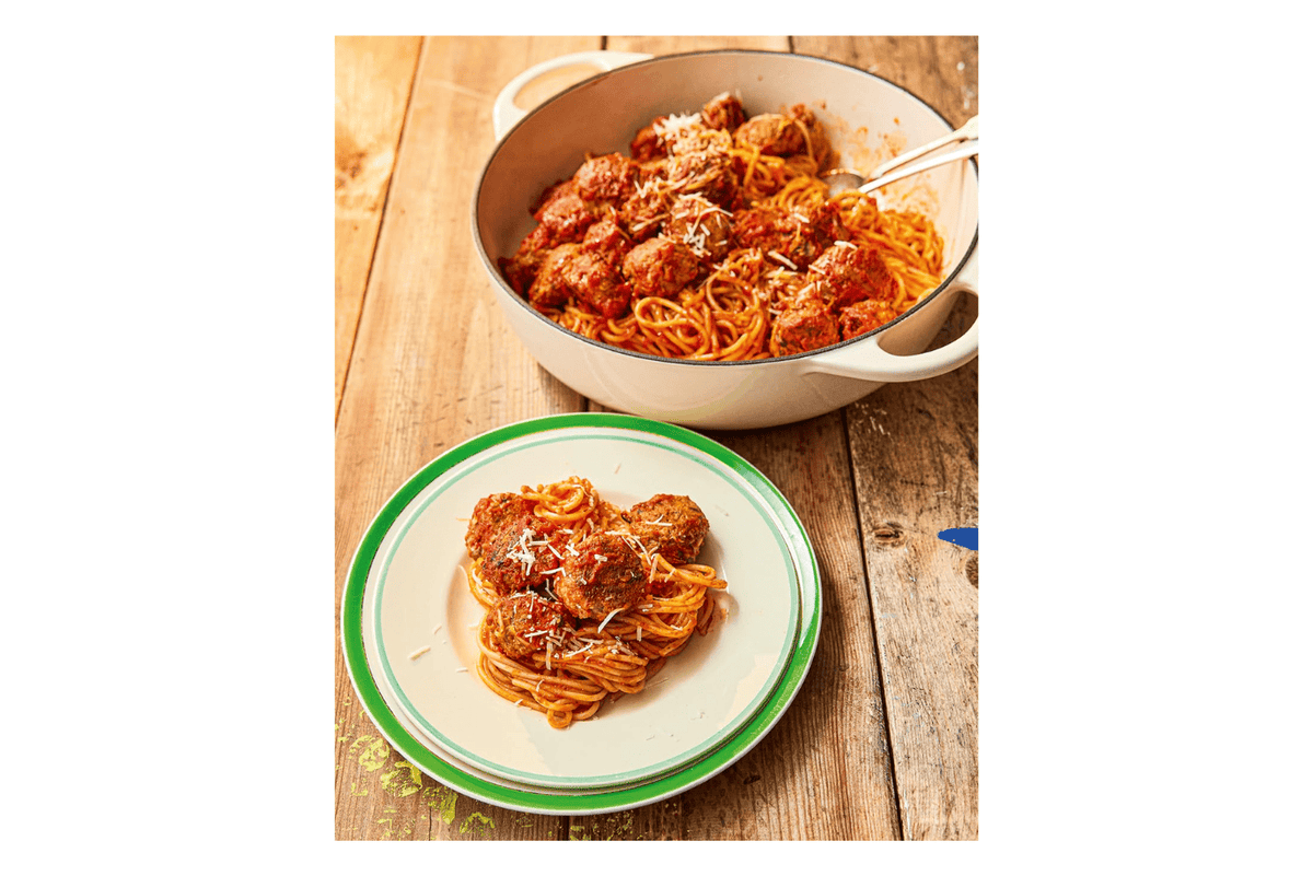 Raincoast Books Book Let's Cook: Fun, Easy Recipes for Kids by Buddy Oliver [HARDCOVER]