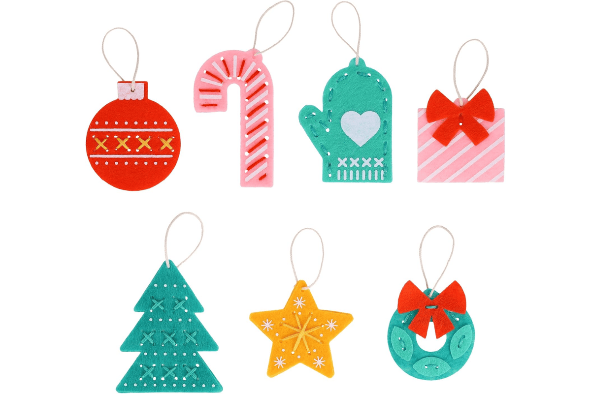 Raincoast Books 12 Crafts of Christmas Advent Calendar