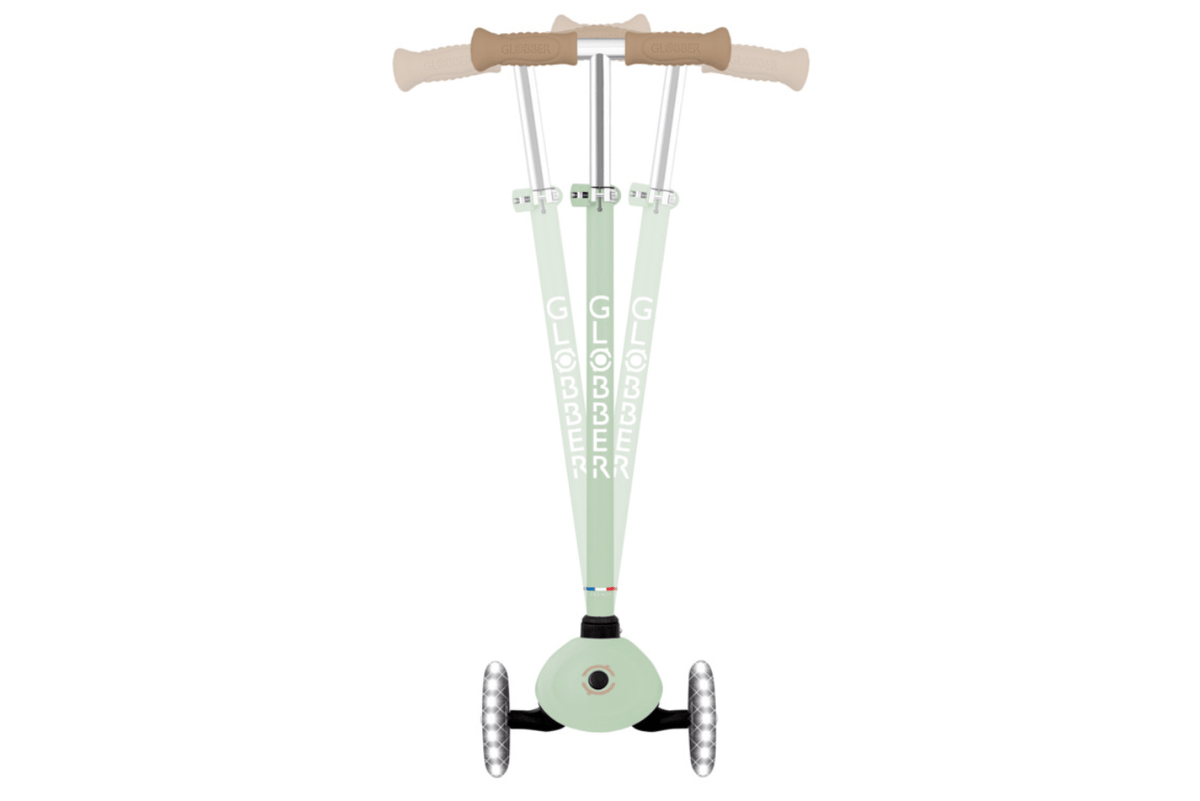 Incredible Novelties Globber Signature Scooter with Lights
