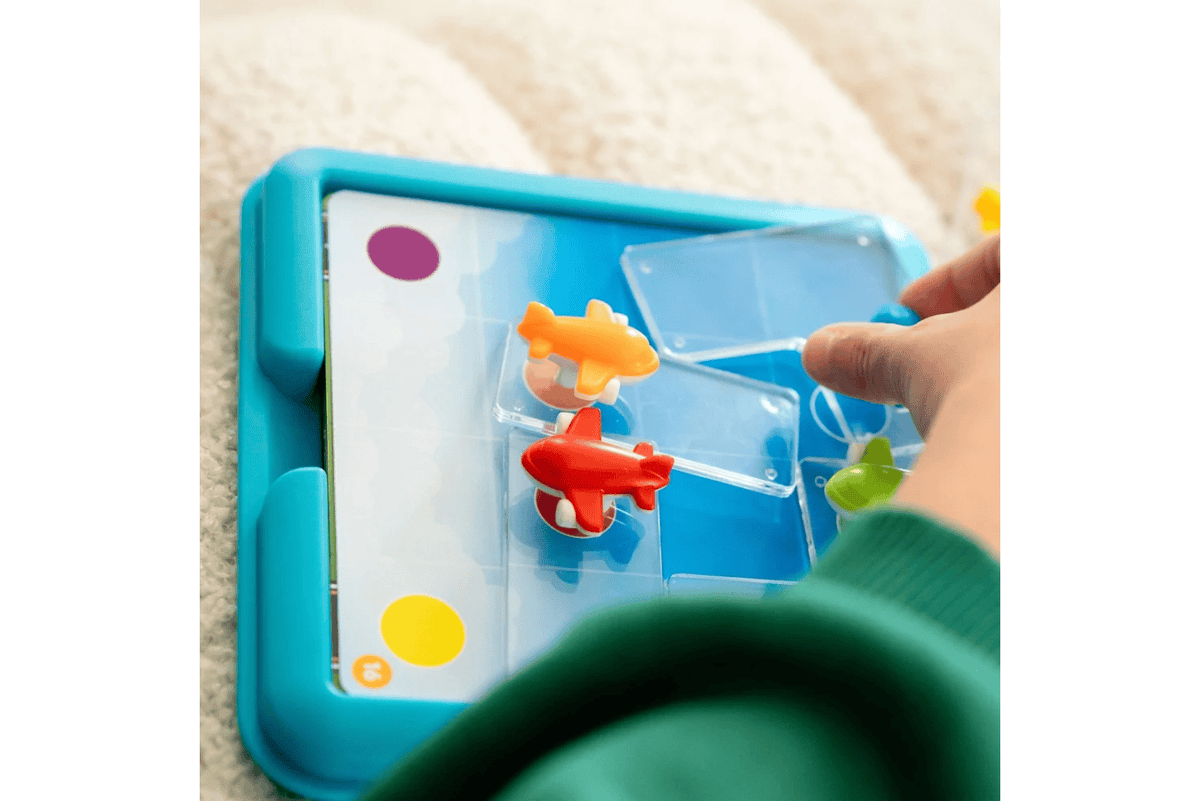 Pierre Belvediere Take Off - Travel Game - Ages 5+