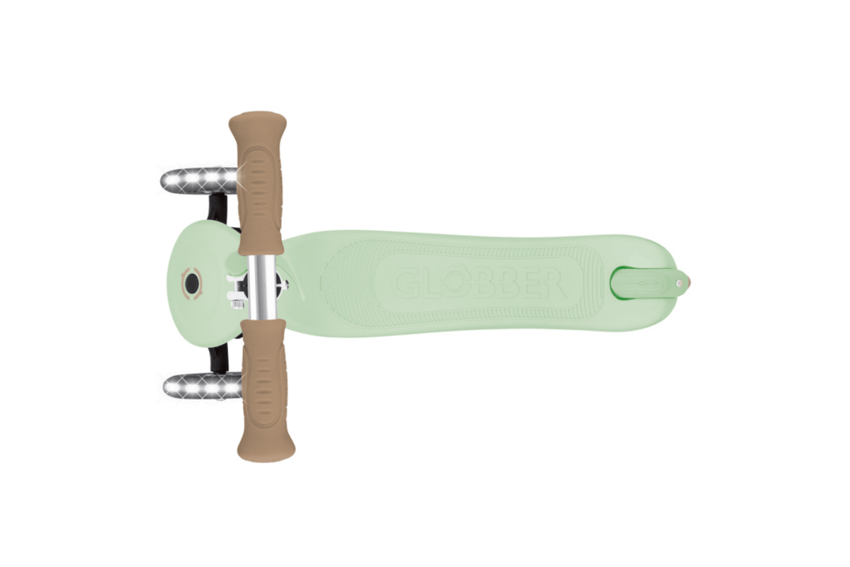 Incredible Novelties Globber Signature Scooter with Lights