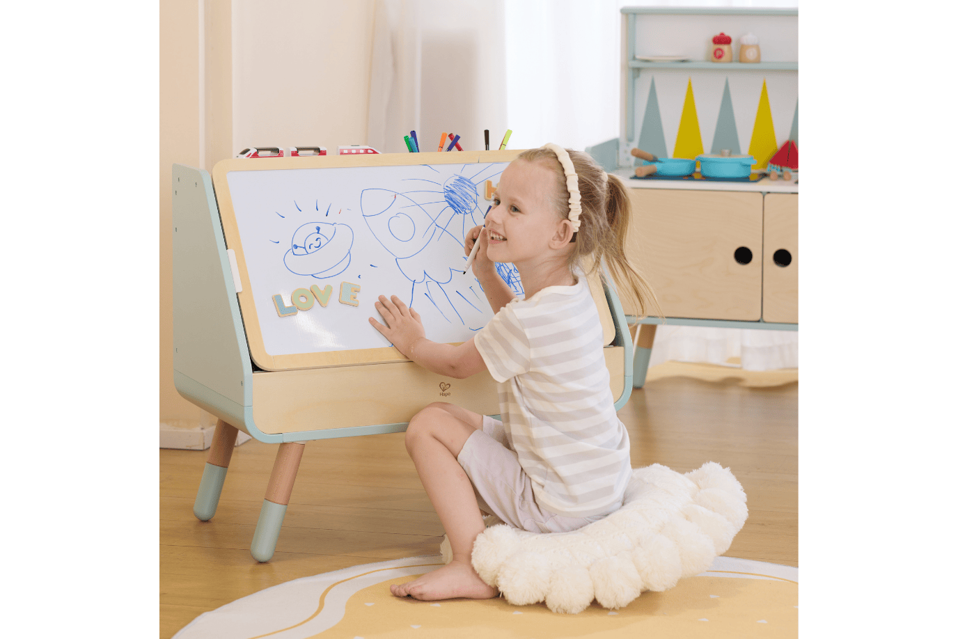 Playwell Hape Read & Draw Sling Bookshelf