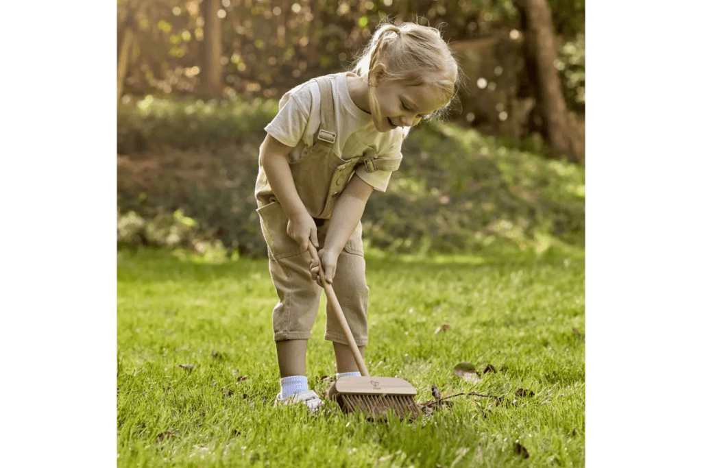 Children’s Outdoor Broom