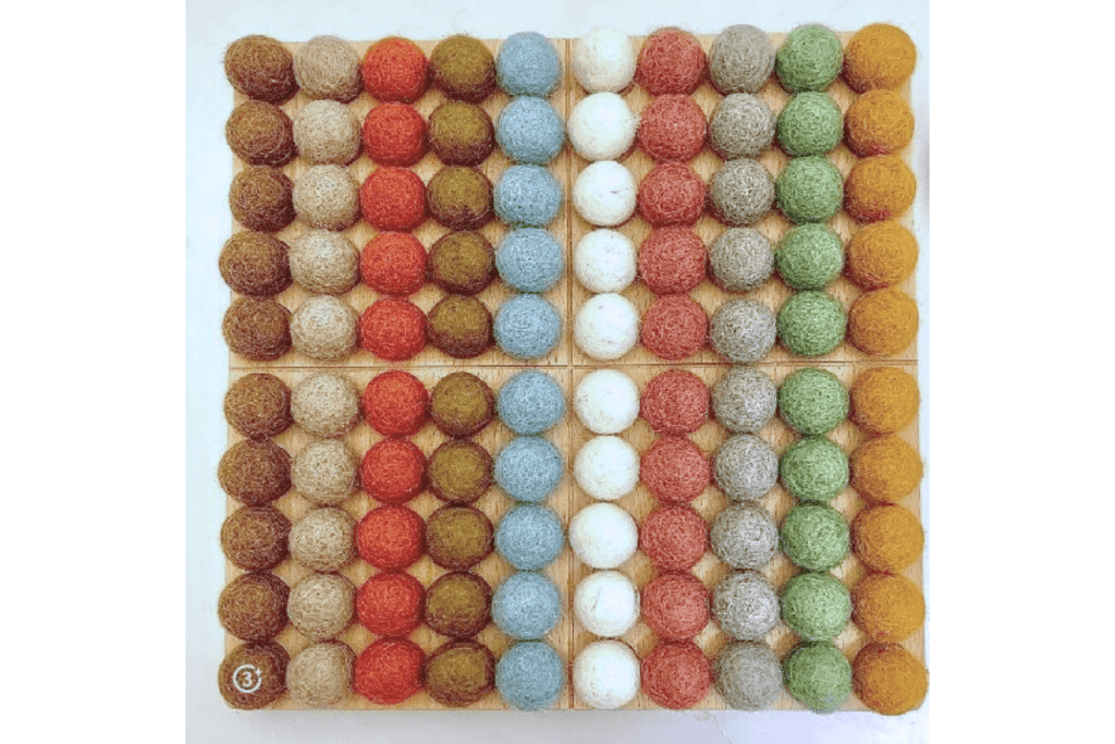 Counting Board with Felt Balls (2cm)