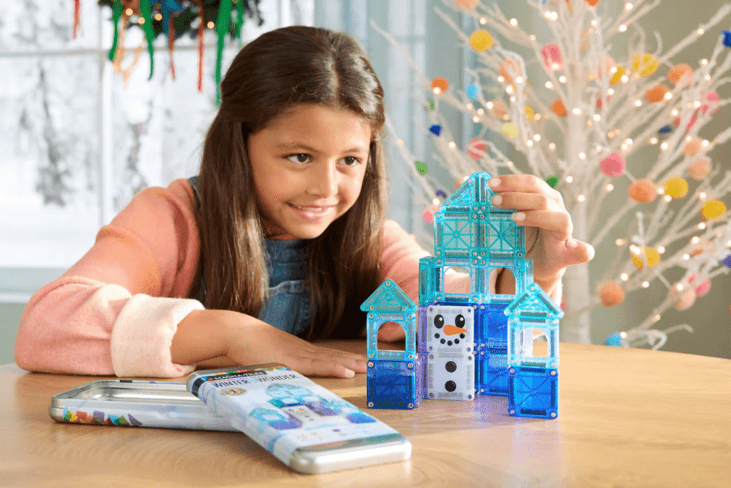 MAGNA-TILES® microMAGS Winter Wonder Travel 26-Piece Set