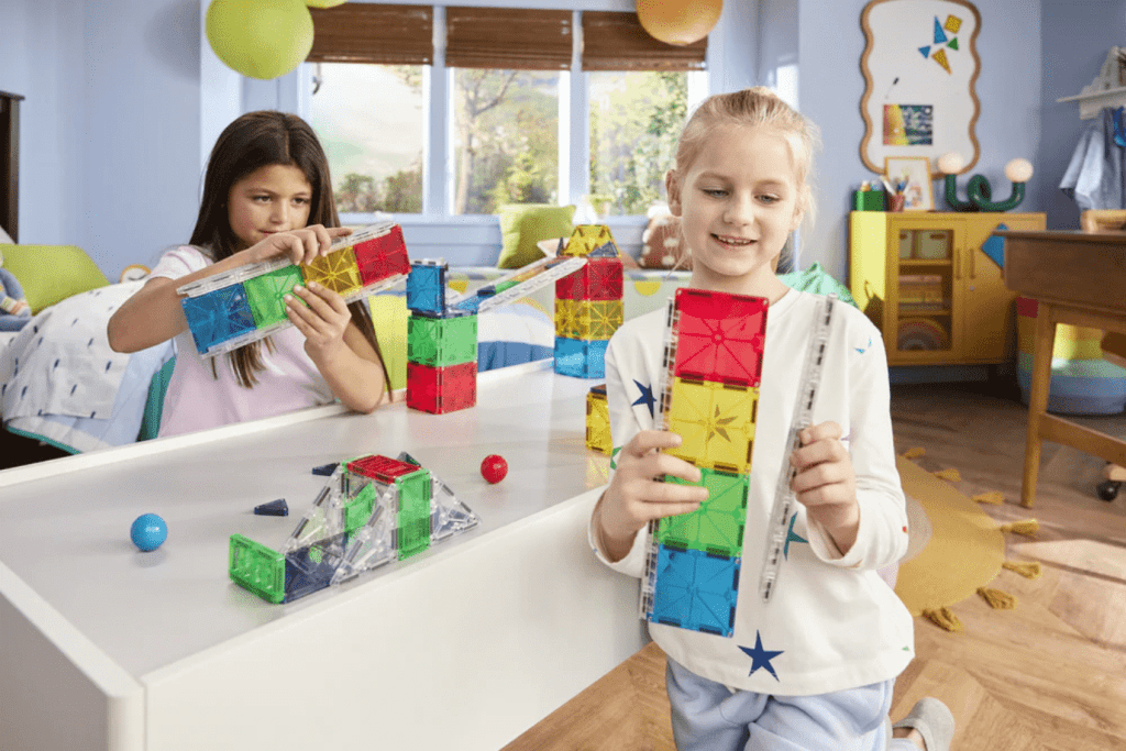 Magna-Tiles®  Rail Racers Deluxe 90-Piece Set