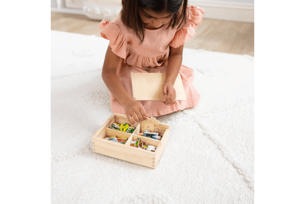 Melissa & Doug Puzzles in a Box (4 Puzzles)