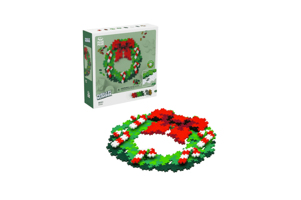 Plus-Plus Puzzle By Number - Christmas Wreath, Christmas building toys, best toys 5 years and up, toys for kids who like to build, Christmas-themed gifts, The Montessori Room, Toronto, Ontario, Canada. 