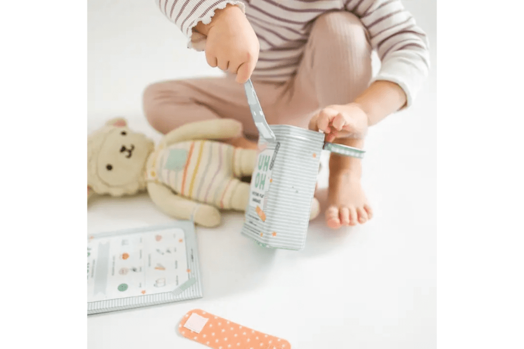 Pretend Play Bandages & Bandaid Tin