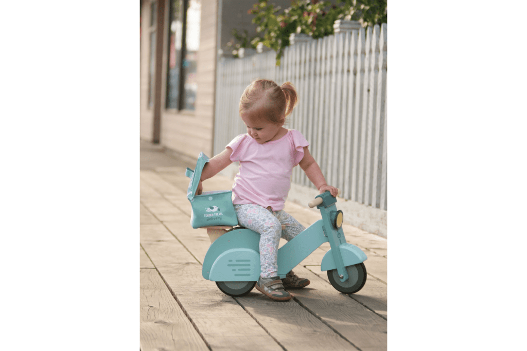 Tender Leaf Delivery Scooter