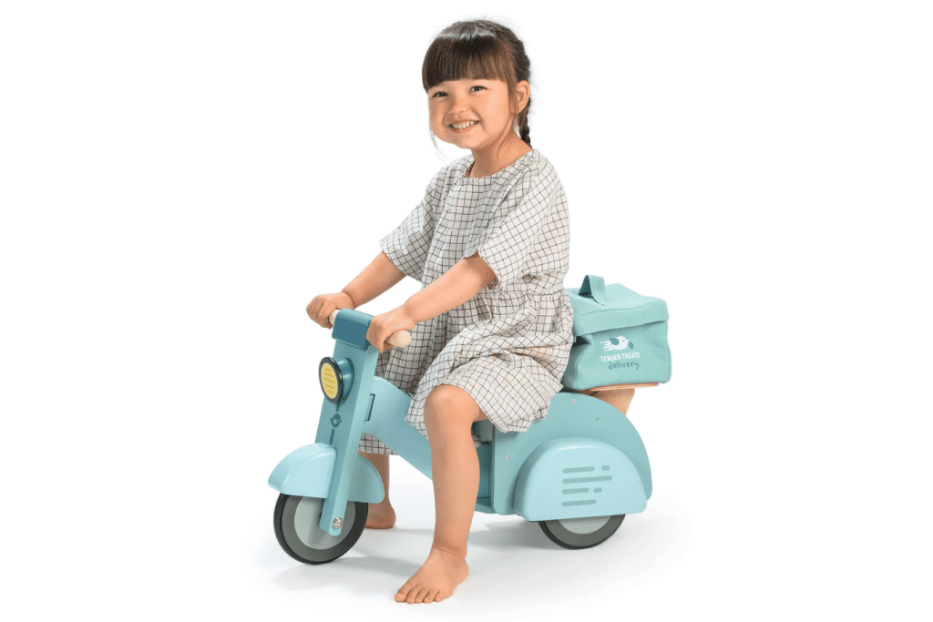 Tender Leaf Delivery Scooter