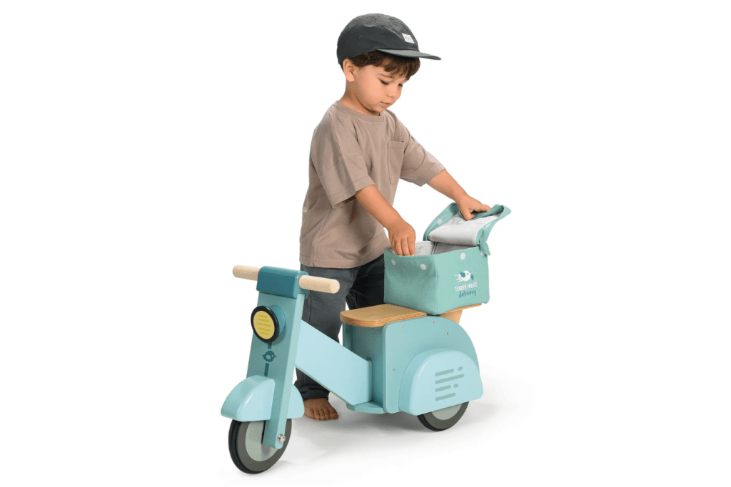 Tender Leaf Delivery Scooter