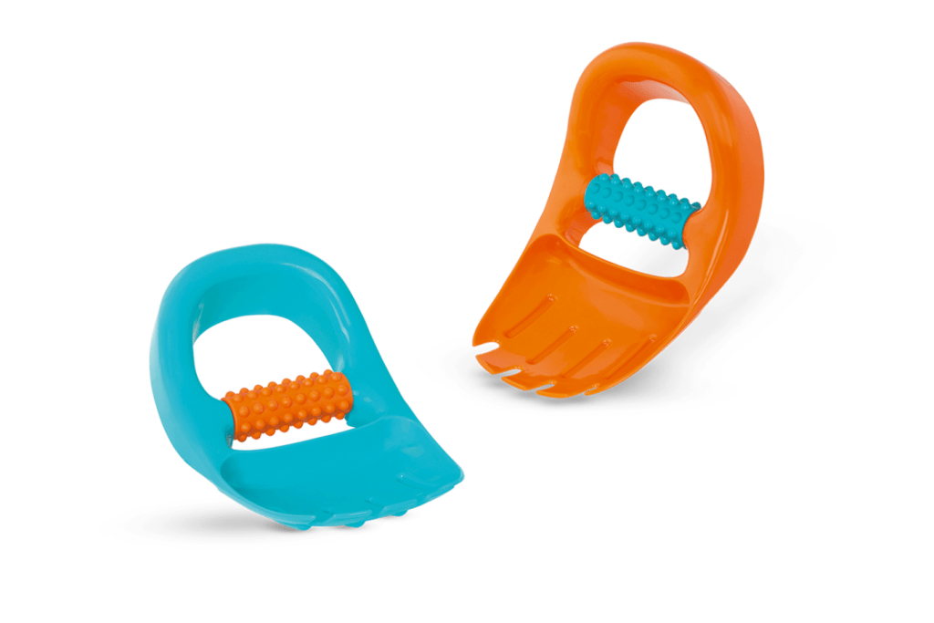 B.Summer - Claw Shovel, 2 pieces, claw shovel hands, shovel hands, claw hands for digging in sand snow, best sands toys for kids, fun easter basket gifts, easter basket ideas, summer toys for kids, Toronto, Canada