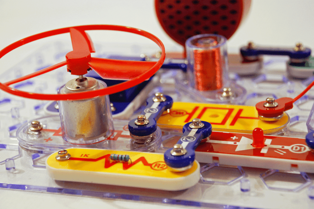 Electronic Snap Circuits by Elenco