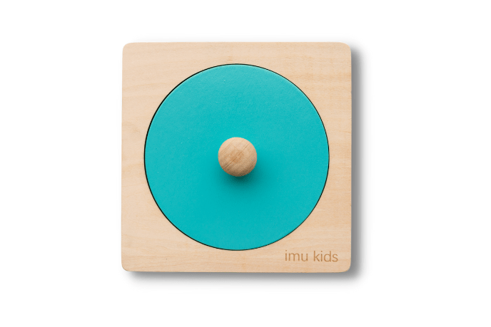 Large Circle Puzzle with Mirror, first puzzles for babies, puzzles for infants, wooden puzzle with knob, circle puzzle, The Play Kits by Lovevery, Lovevery, Montessori toy subscription, buy Lovevery item individually, Lovevery Canada, Lovevery in store, The Inspector Play Kit 7 to 8 months, The Montessori Room, Toronto, Ontario, Canada. 