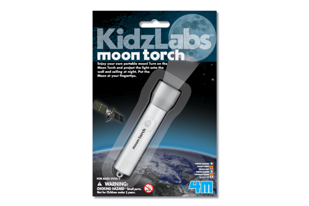 4M Kidzlabs Moon Torch, moon flashlight, projector flashlight, space gifts, space toys, astronomy toys, toys for kids into space, toys for children interested in space, Toronto, Canada